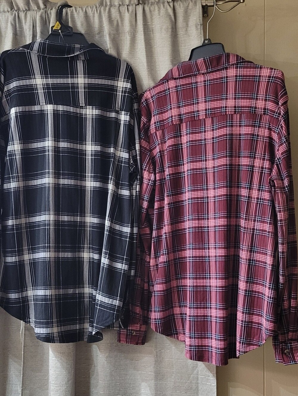 2x women flannel shirts in size Lwhite/black plaid and red/black plaid - Picture 4 of 4